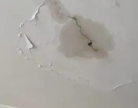 布尔津阳台漏水维修公司分享下屋面防水工程质量问题原因分析